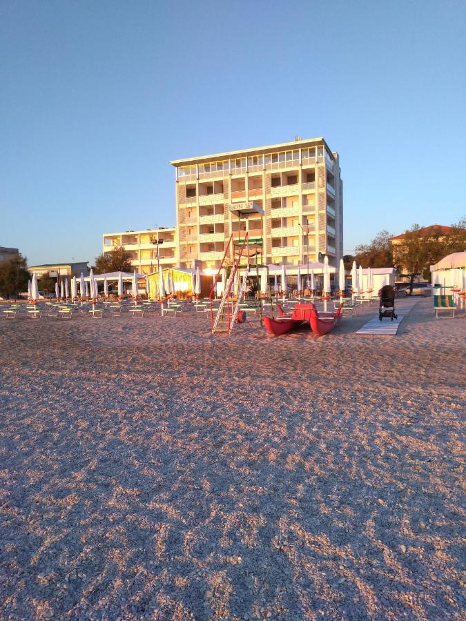 Hotel Atlantic Senigallia Exterior foto