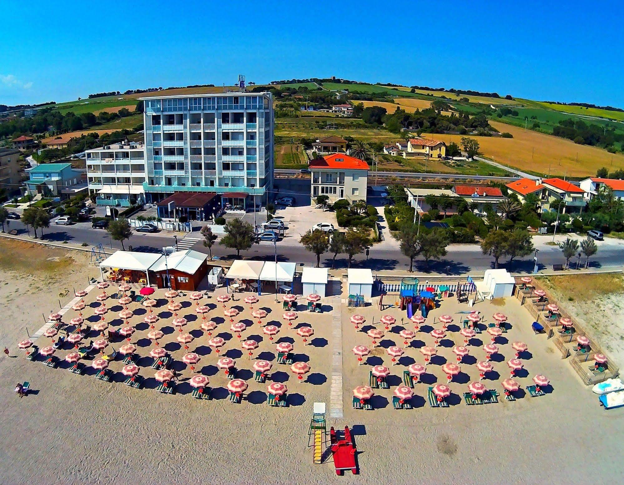 Hotel Atlantic Senigallia Exterior foto